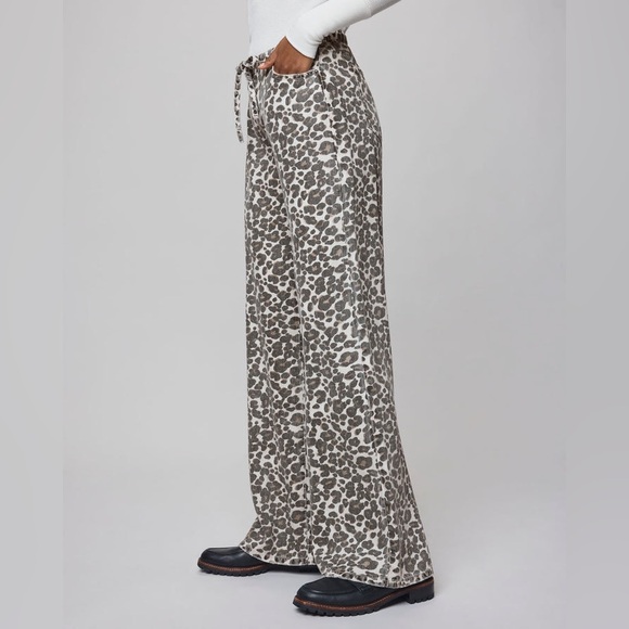 Splendid Gray Leopard Wide-Leg Pants - Picture 4 of 12